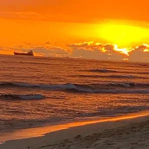 https://chens-beachhouse.hotelsinhawaii.org